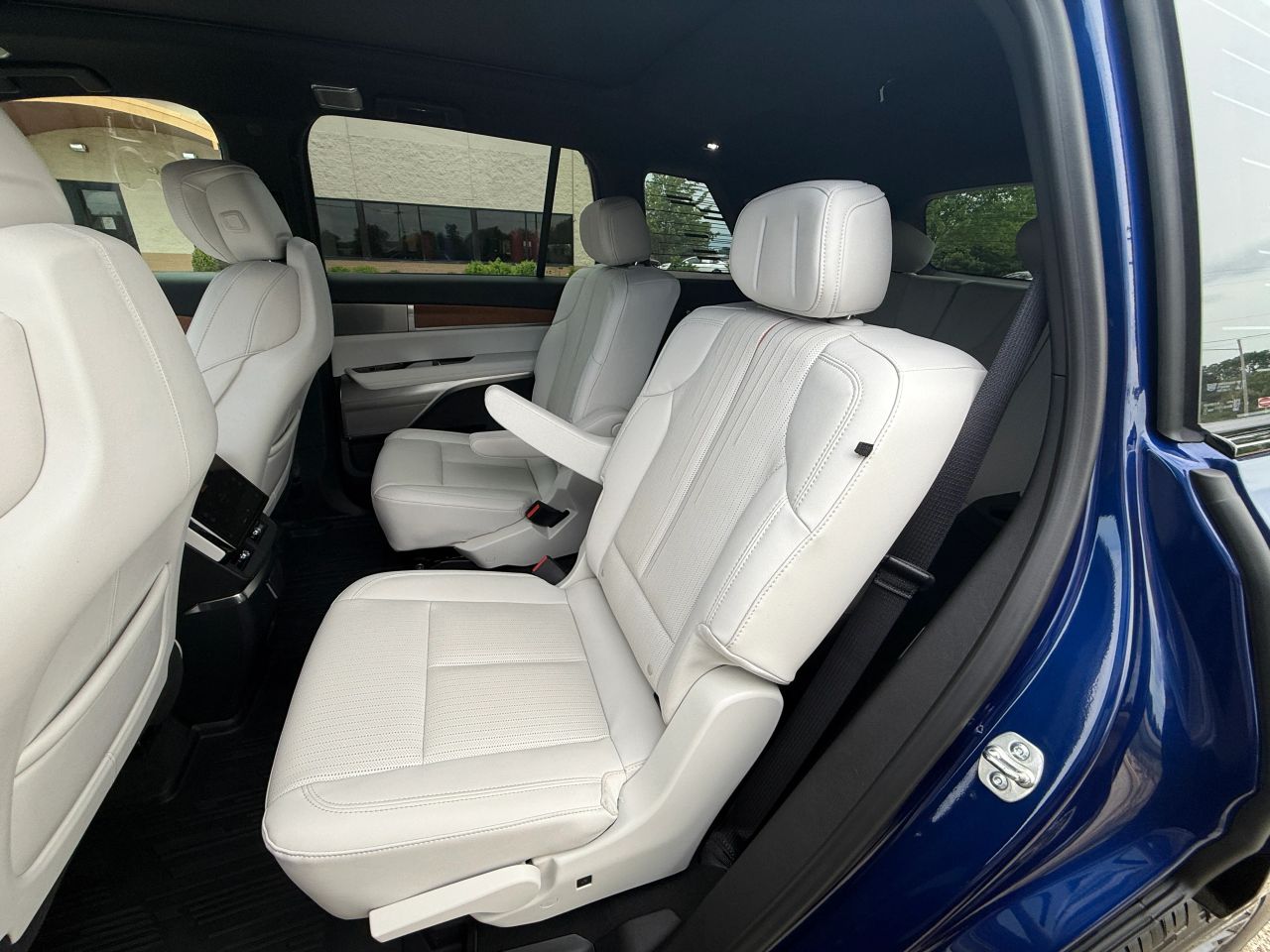 Interior 18