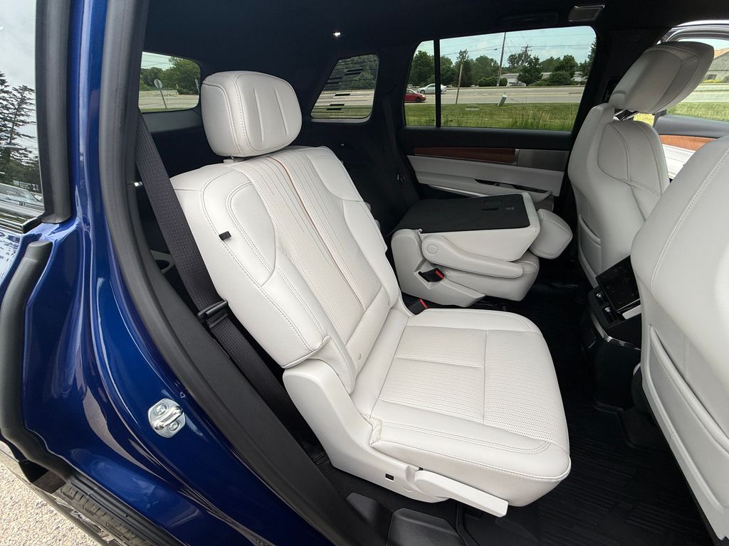 Cadillac VISTIQ