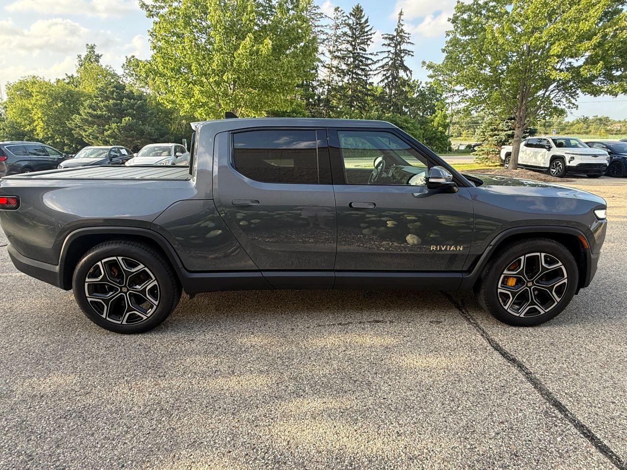 Exterior 4