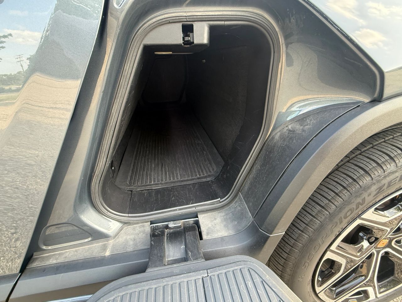 Exterior 11