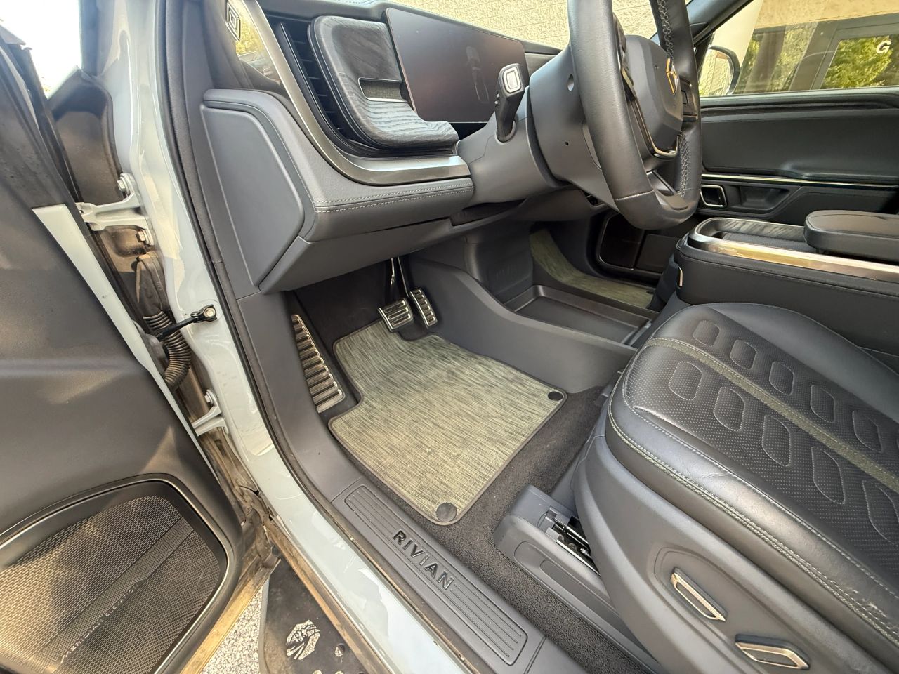 Interior 10