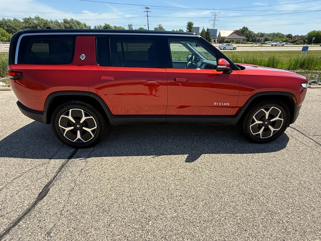 Rivian R1S
