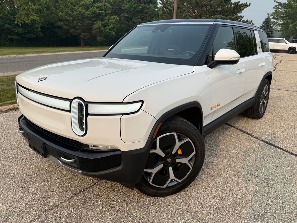 Rivian R1S