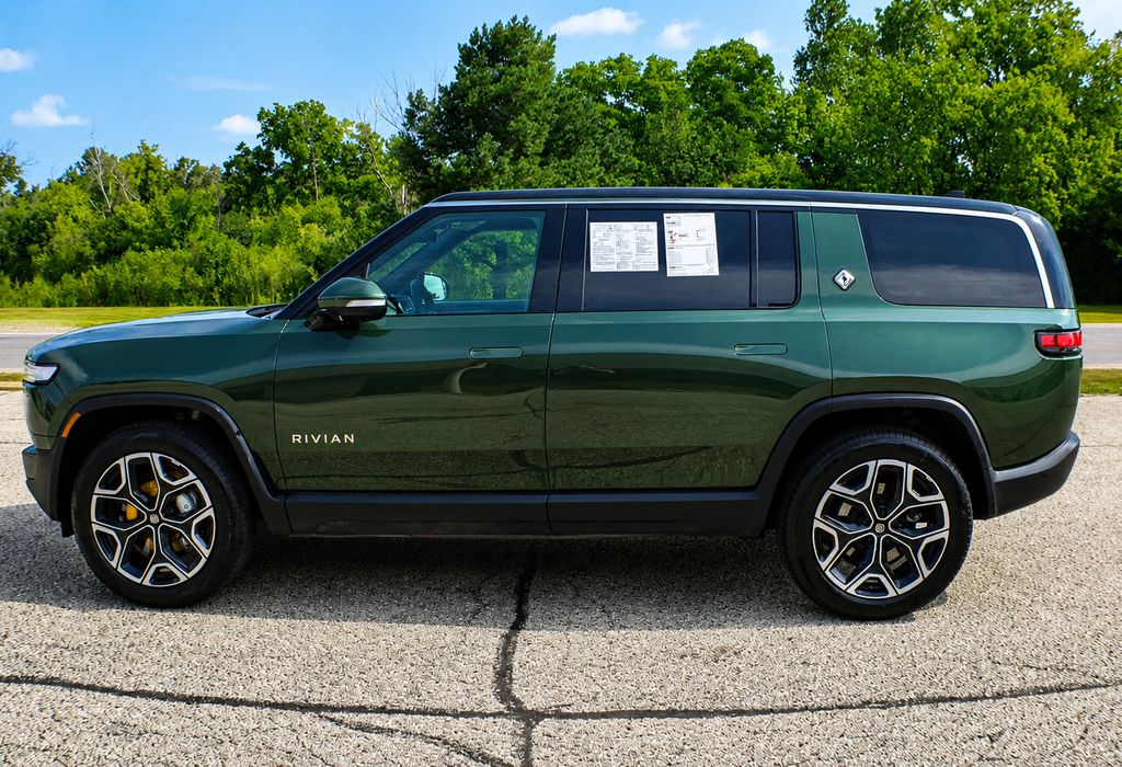 Rivian R1S
