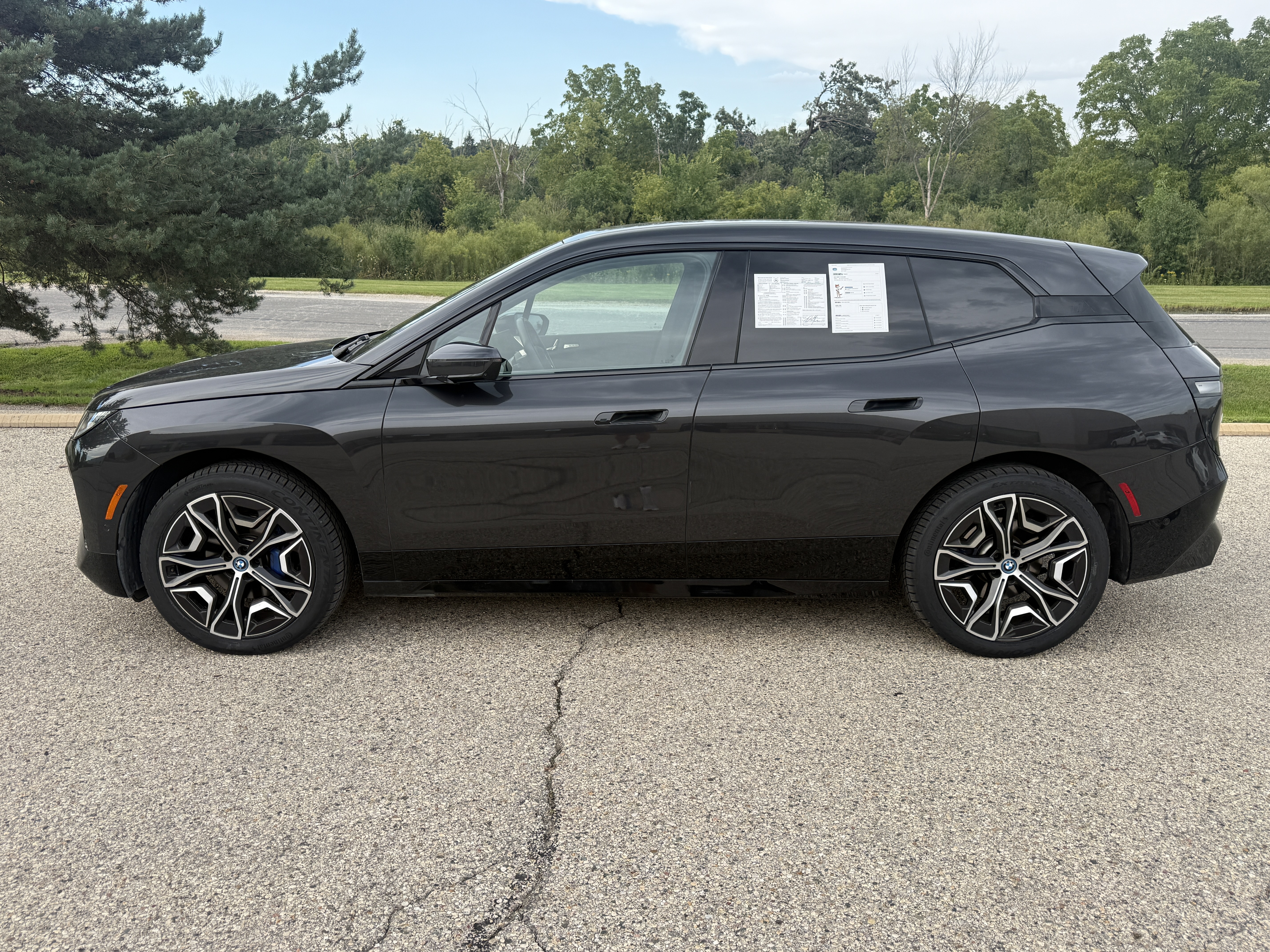 BMW iX