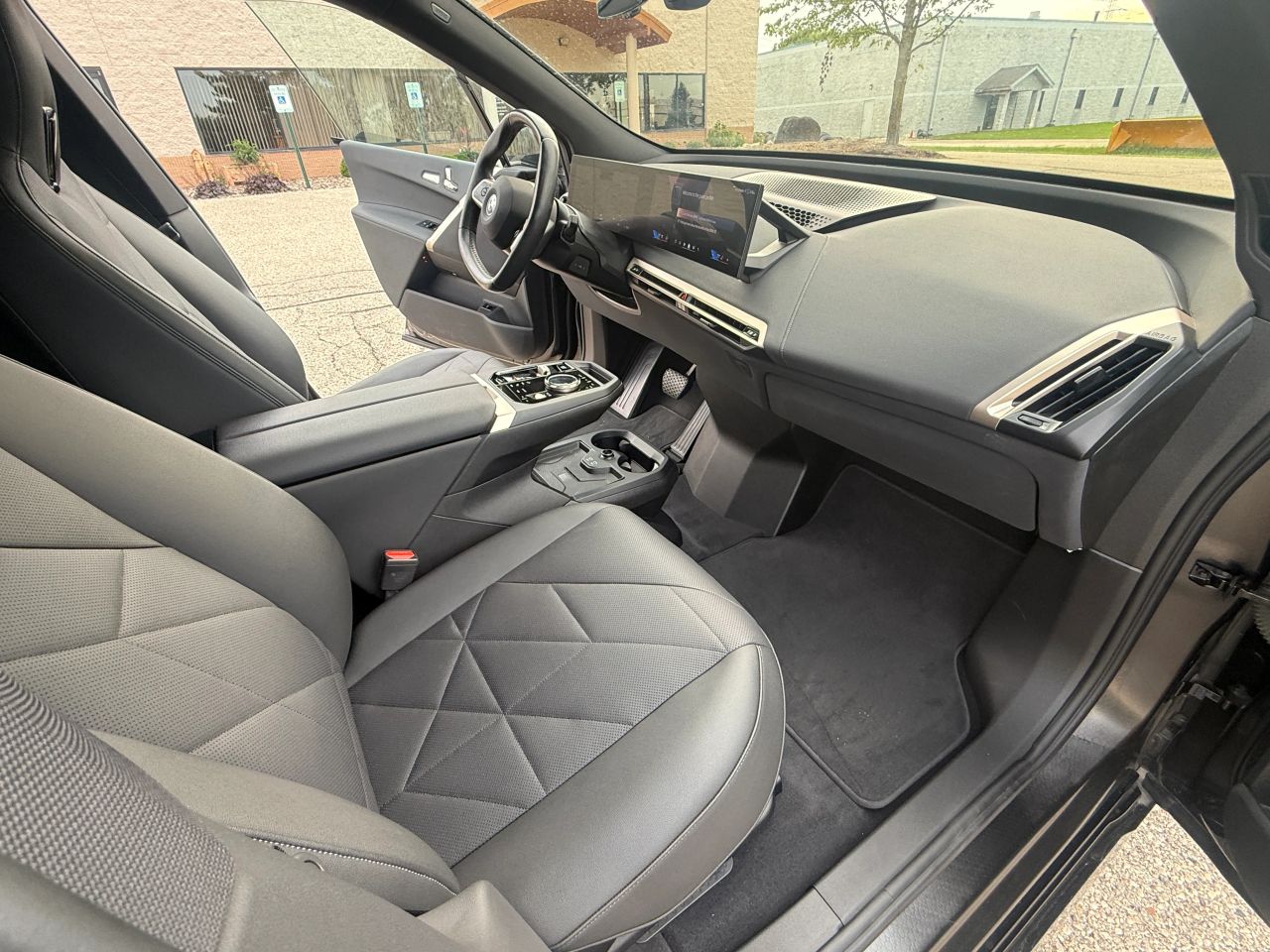 2024 BMW iX Base - Photo 17